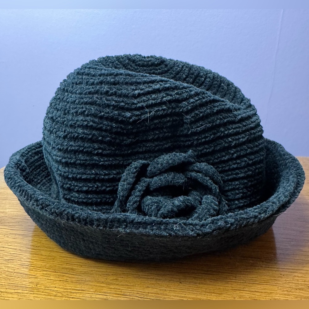 Ann Taylor Black Bucket Hat with Rosette Detail - Picture 6 of 15